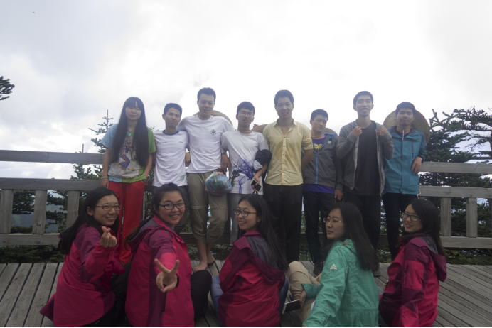 科考队队员神农顶合影 科考队队员神农顶合影