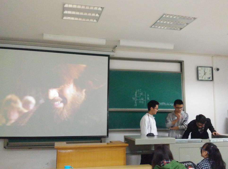 表演同学在思考 表演同学在思考